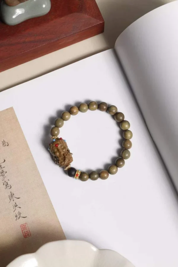 Guardian Goddess Green Sandalwood Bracelet - 图片 3