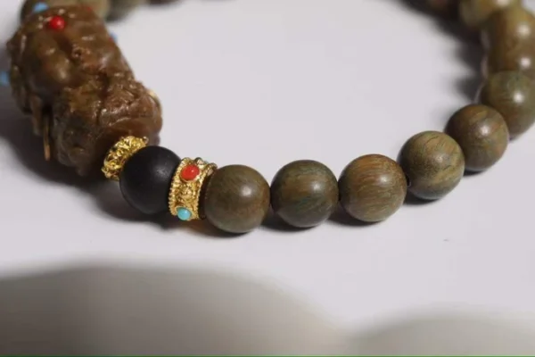 Guardian Goddess Green Sandalwood Bracelet - 图片 4